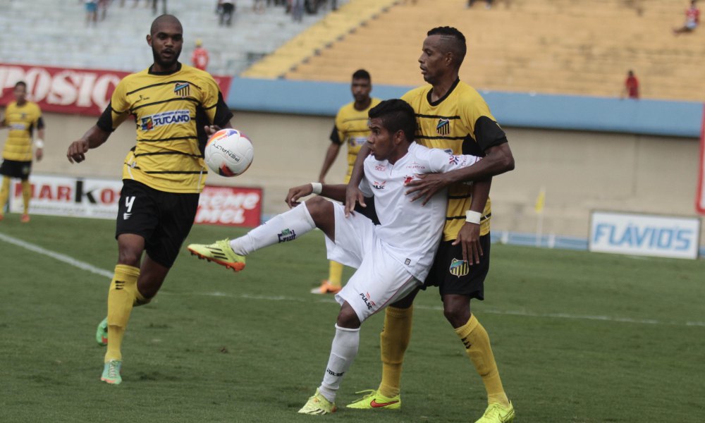 Dudu marcou os dois gols do Vila na vitoria contra o Novo Horizonte