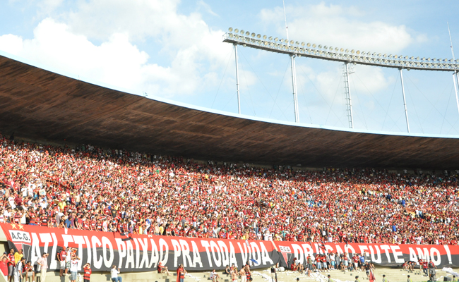 Torcida do Atlético Goianiense no Serra Dourada