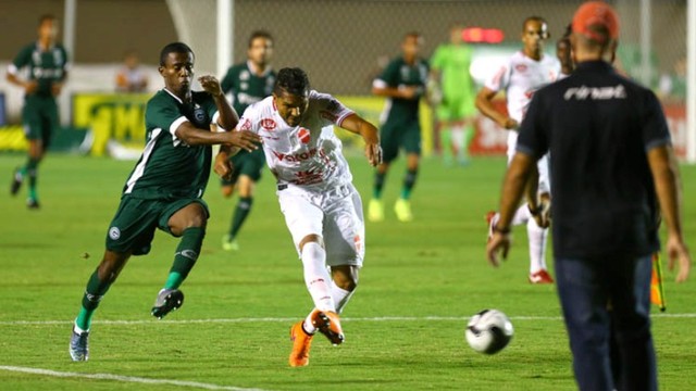 Lance de Vila e Goiás, semifinal do Goianão 2016