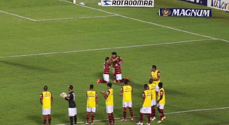 Jogadores do Atlético comemoram gol da vitória sobre Bragantino pela Série B 2016