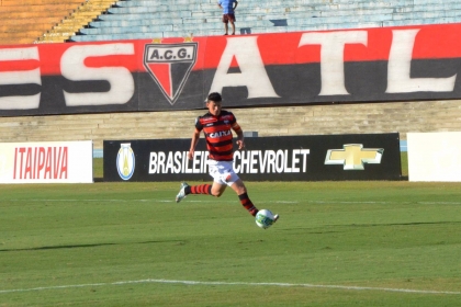 Centroavante Junior Viçosa é esperança de gols no Atlético 