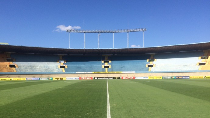 Meio do campo do Serra Dourada