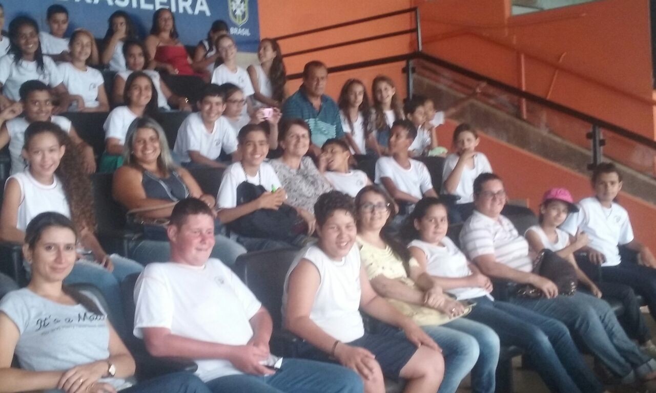 Alunos de escola Mineira visitam o Serra Dourada